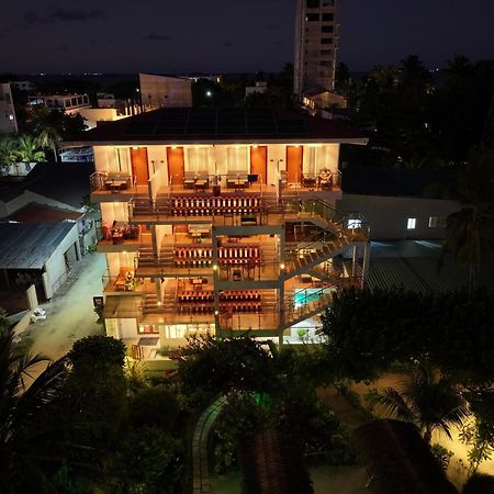 Reef Edge Thulusdhoo, Maldives Hotel Exterior photo