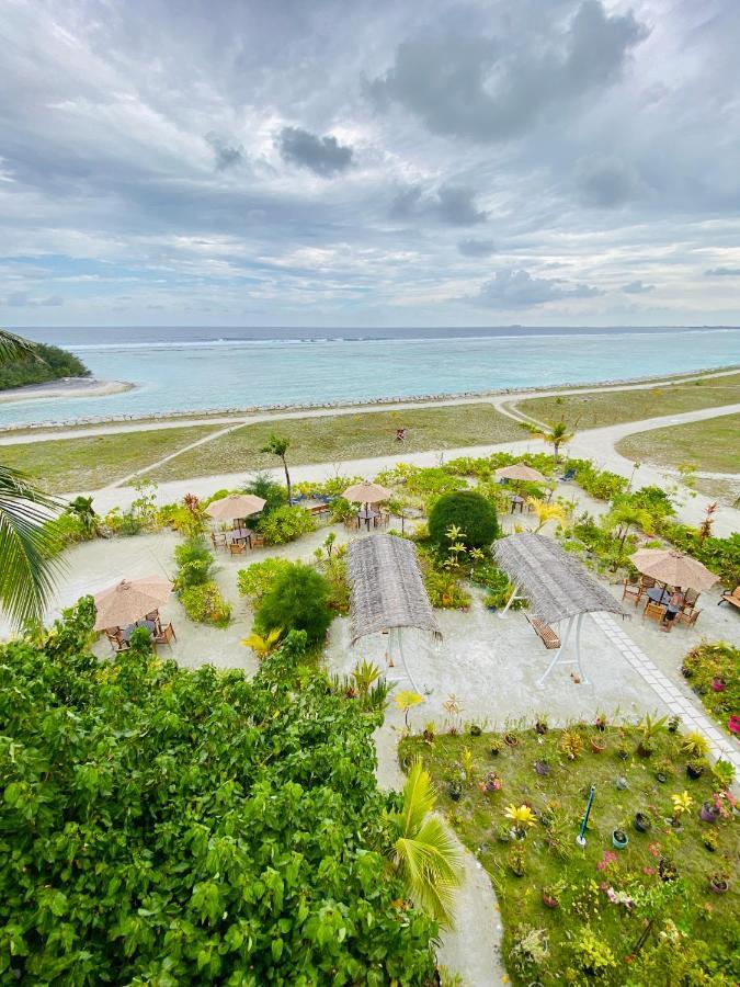 Reef Edge Thulusdhoo, Maldives Hotel Exterior photo