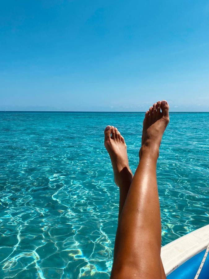 Reef Edge Thulusdhoo, Maldives Hotel Exterior photo