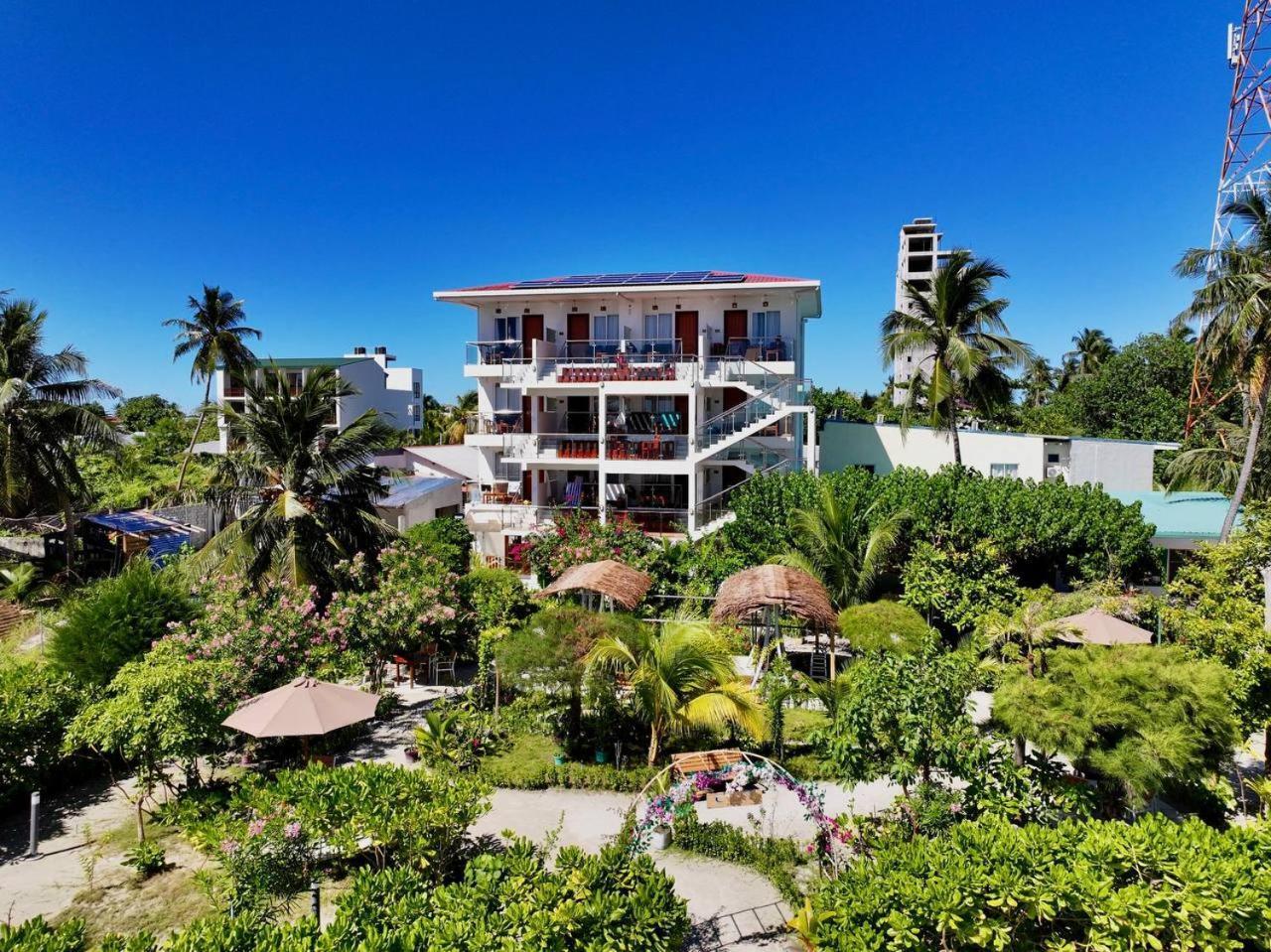 Reef Edge Thulusdhoo, Maldives Hotel Exterior photo