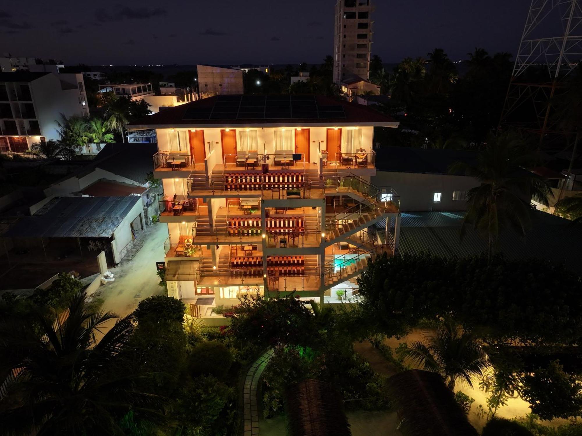 Reef Edge Thulusdhoo, Maldives Hotel Exterior photo