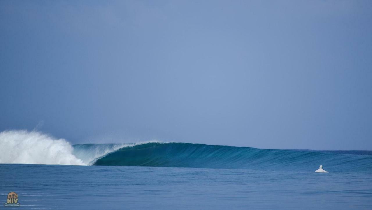 Reef Edge Thulusdhoo, Maldives Hotel Exterior photo