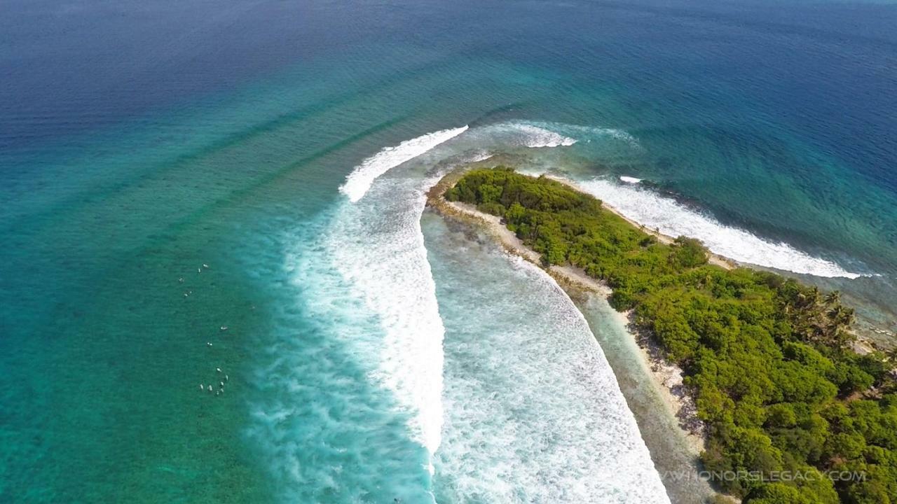 Reef Edge Thulusdhoo, Maldives Hotel Exterior photo